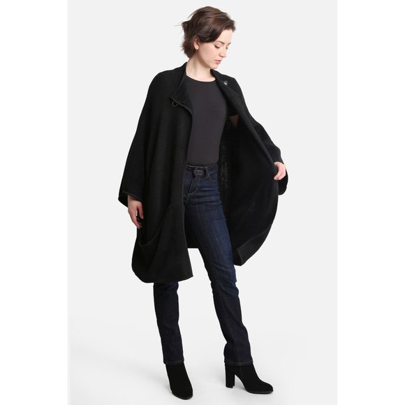 WOMENS BLACK PONCHO CLOAK W/POCKETS / SNAP NECK CLOSURE  - OS - Picture 5 of 11